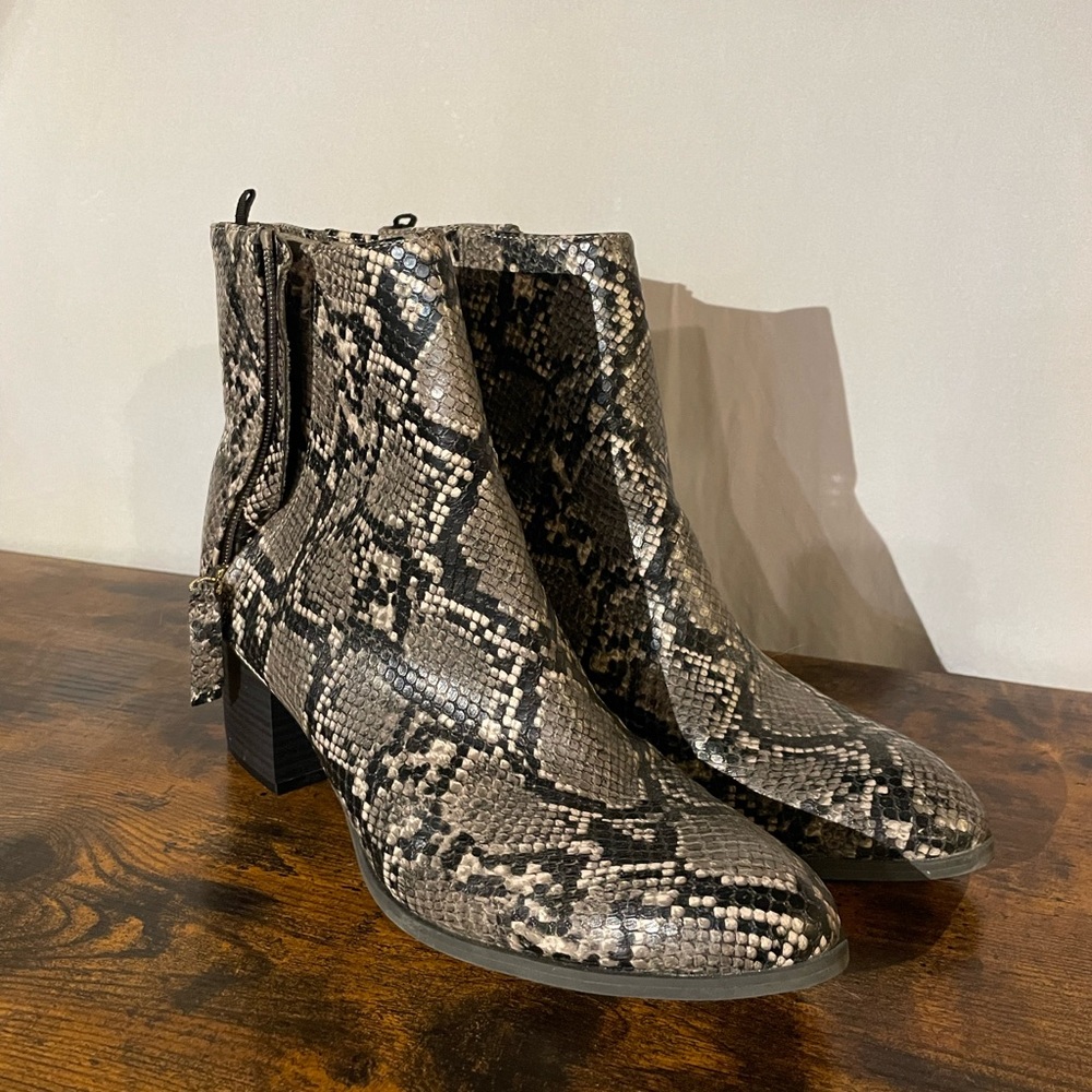 Old navy boots